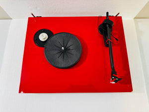 Pro-Ject Debut Carbon EVO Turntable with Sumiko Rainier Cartridge (Gloss Red)