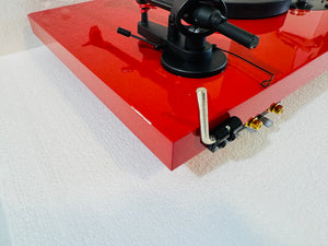 Pro-Ject Debut Carbon EVO Turntable with Sumiko Rainier Cartridge (Gloss Red)